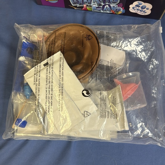 New!! Dynamo lab science kit - Picture 4 of 11